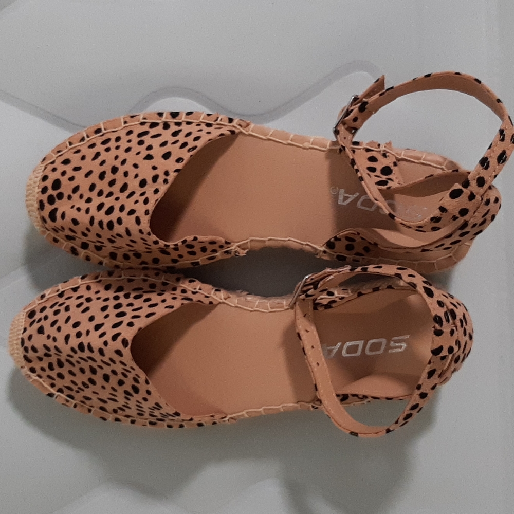 Adjustable Leopard print boho Wedge sandals.